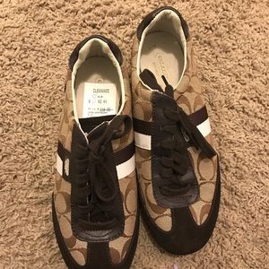 Size 8 women’s shoes